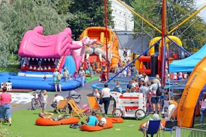 Pożegnalna impreza w parku edukacyjno-rozrywkowego przy Urzędzie Dzielnicy Wola