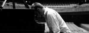 "Pianist, Alone" Jürg Frey / wyk. Philip Thomas